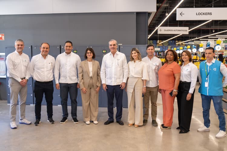 Visita presidencial destaca impacto de nueva tienda Sirena en el desarrollo del Sur